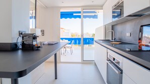 Coffee/tea maker, fridge, microwave, oven - 1-Br Apartment, Sea View Terrace & Parking (Cannes)