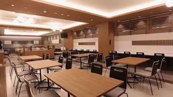 Daily buffet breakfast (JPY 1900 per person)