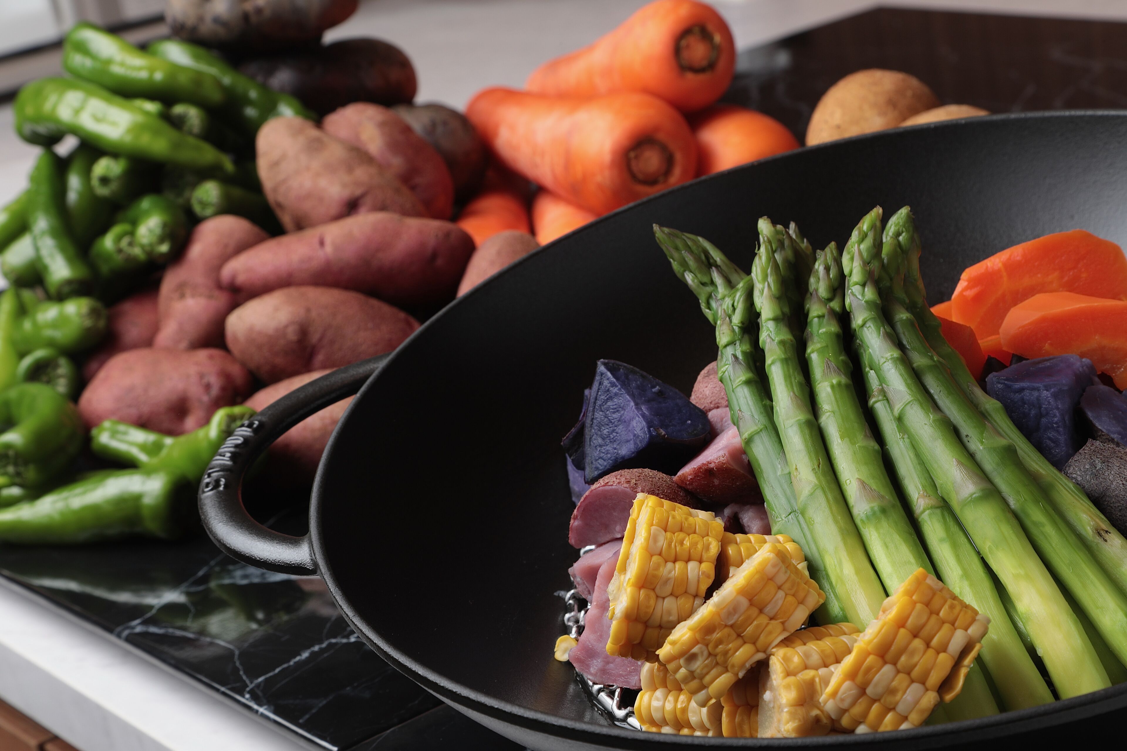 daily buffet breakfast (jpy 1900 per person)