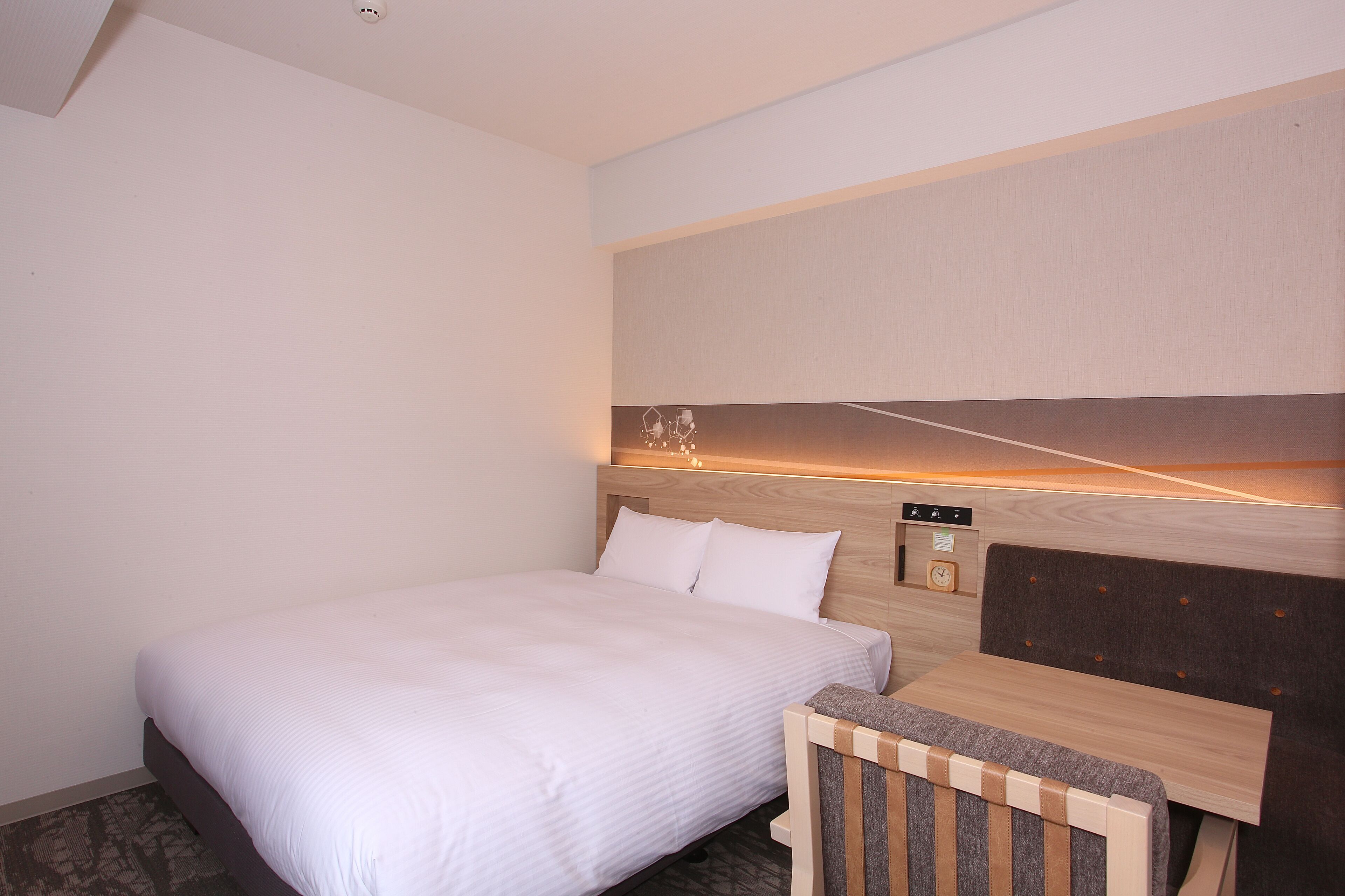 standard double room, non smoking | desk, free wifi, bed sheets