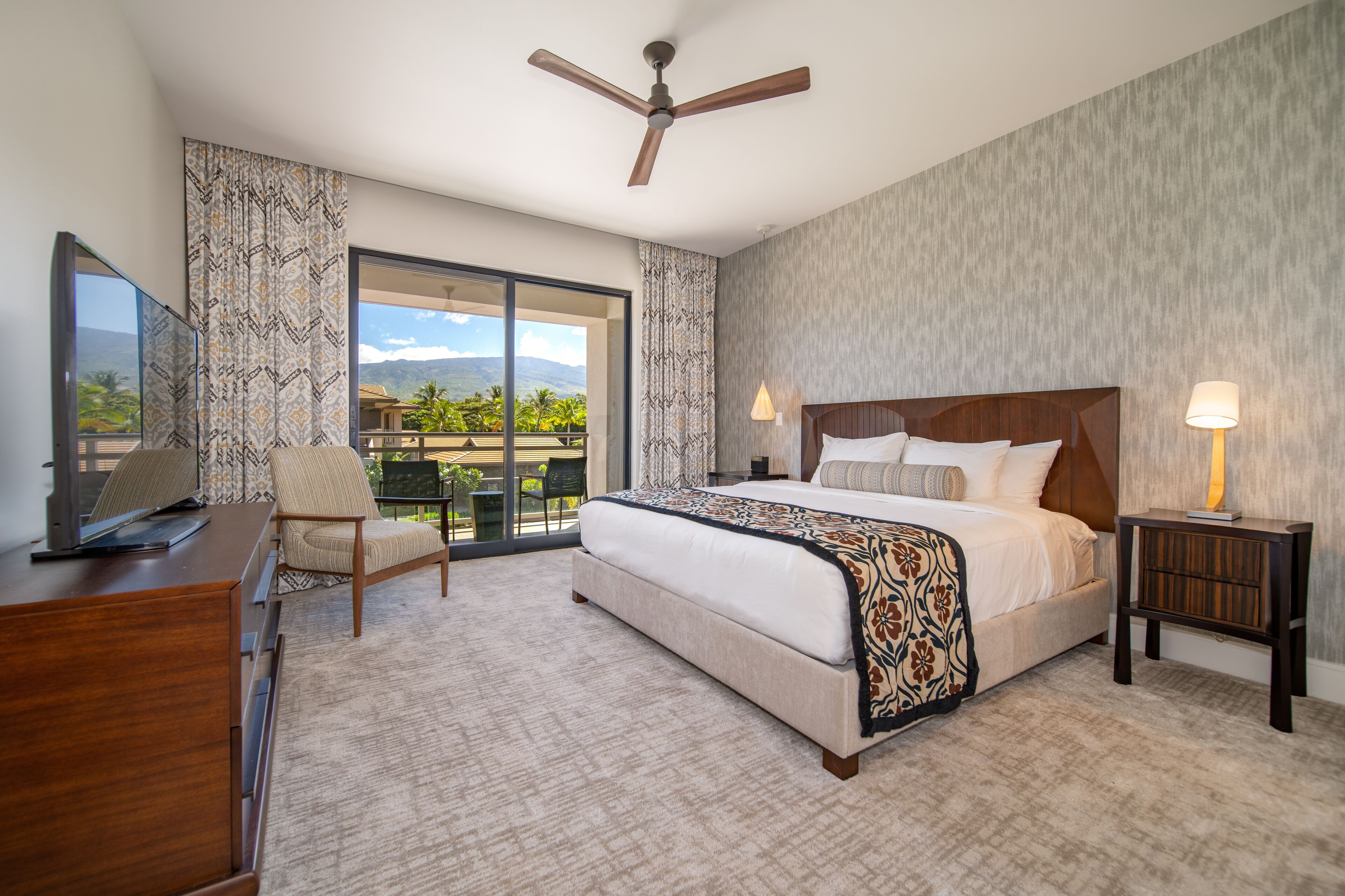 Luxury Private Luana Garden Villa 7D, Gourmet Kitchen, Balcony w BBQ, 2nd Floor