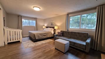 3 camere, una scrivania, ferro/asse da stiro, Wi-Fi gratuito