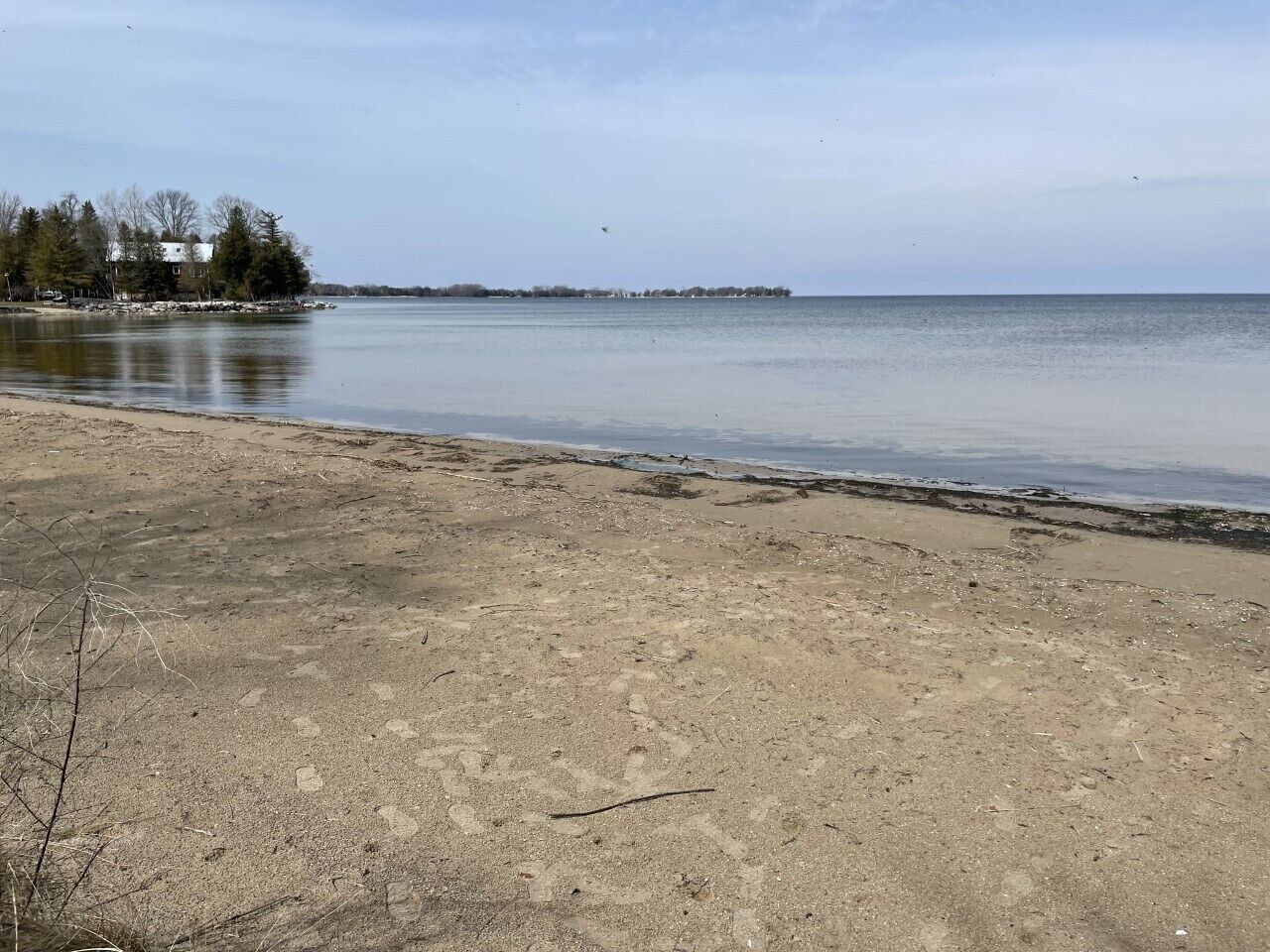 Chaises longues, serviettes de plage