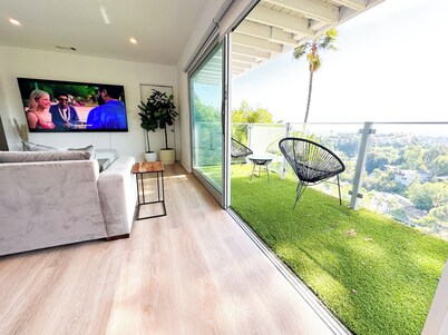 Stunning Views Hollywood Hills Lux Living