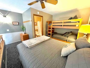 1 quarto, escrivaninha, Wi-Fi de cortesia, roupa de cama