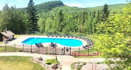 Ski in Ski out Top Floor Condo with Pools Hot tub and more