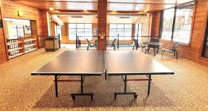 Ski in Ski out Top Floor Condo with Pools Hot tub and more