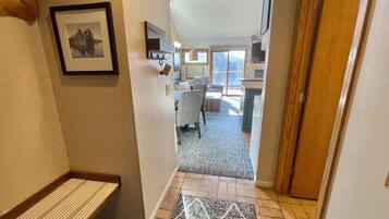 Smart TV, fireplace, table tennis