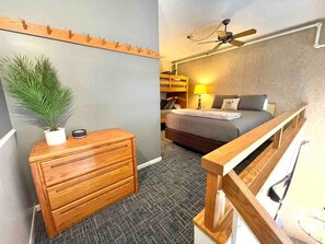 1 bedroom, desk, free WiFi, bed sheets