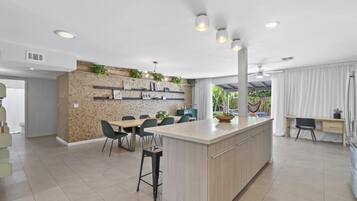 Rumah | 3 kamar tidur, busa memori, dan meja kerja