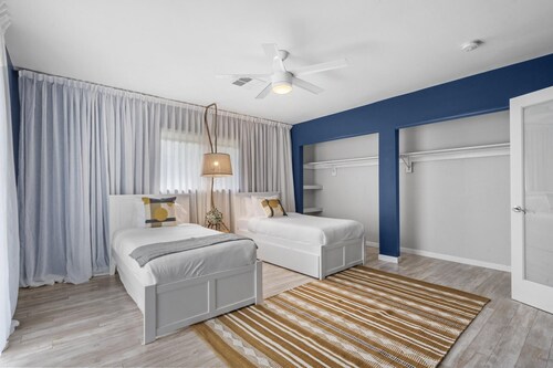 Mid Century Stunner by Homeslice Stays