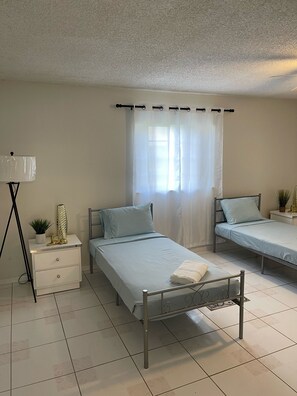 5 habitaciones, escritorio, wifi gratis y ropa de cama 