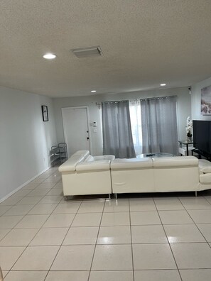 Interior - A Great Boca Home Stay (Boca Raton)