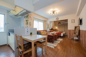 1 dormitorio, escritorio, tabla de planchar con plancha y wifi gratis