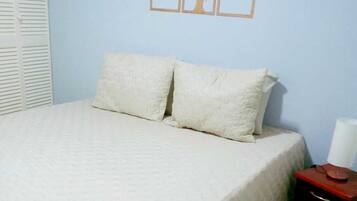 Traditional Twin Room, Multiple Beds, Courtyard View | Free WiFi