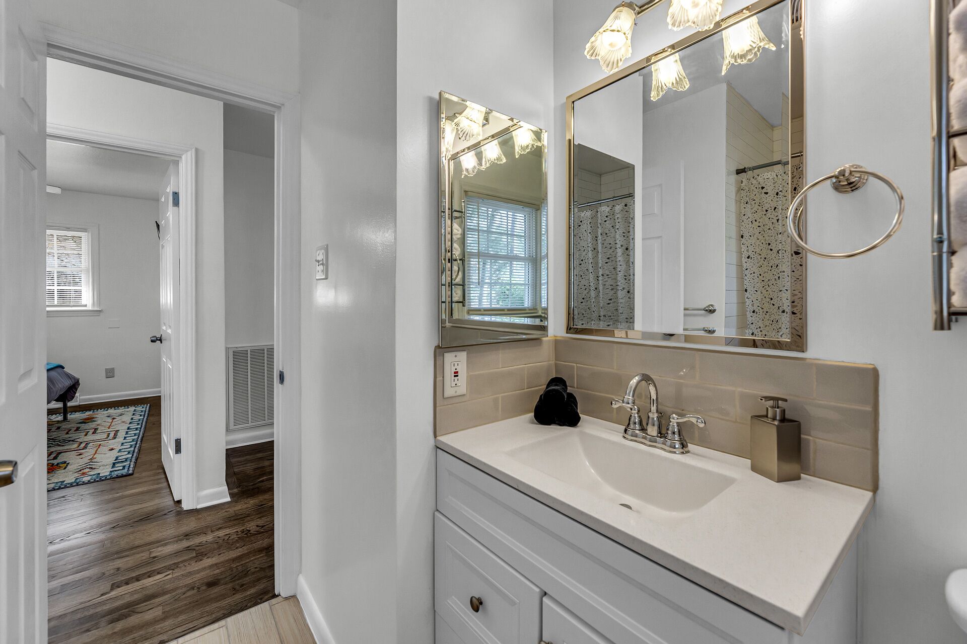 Bright 3 bd House, near UNC Campus, Dog Park & Disc Golf, Quiet Neighborhood