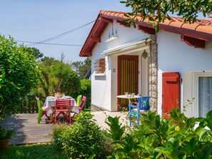 Outdoor dining - Wonderful private villa for 6 people with WIFI, TV, terrace and pets allowed (Biarritz)