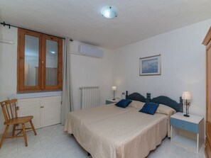 3 bedrooms, travel cot, free WiFi