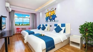A hotel room with a large bed, a desk, a TV, and a window with a view. - Beihai Bishuiwan Homestay (Beihai Silver Beach) (Beihai)