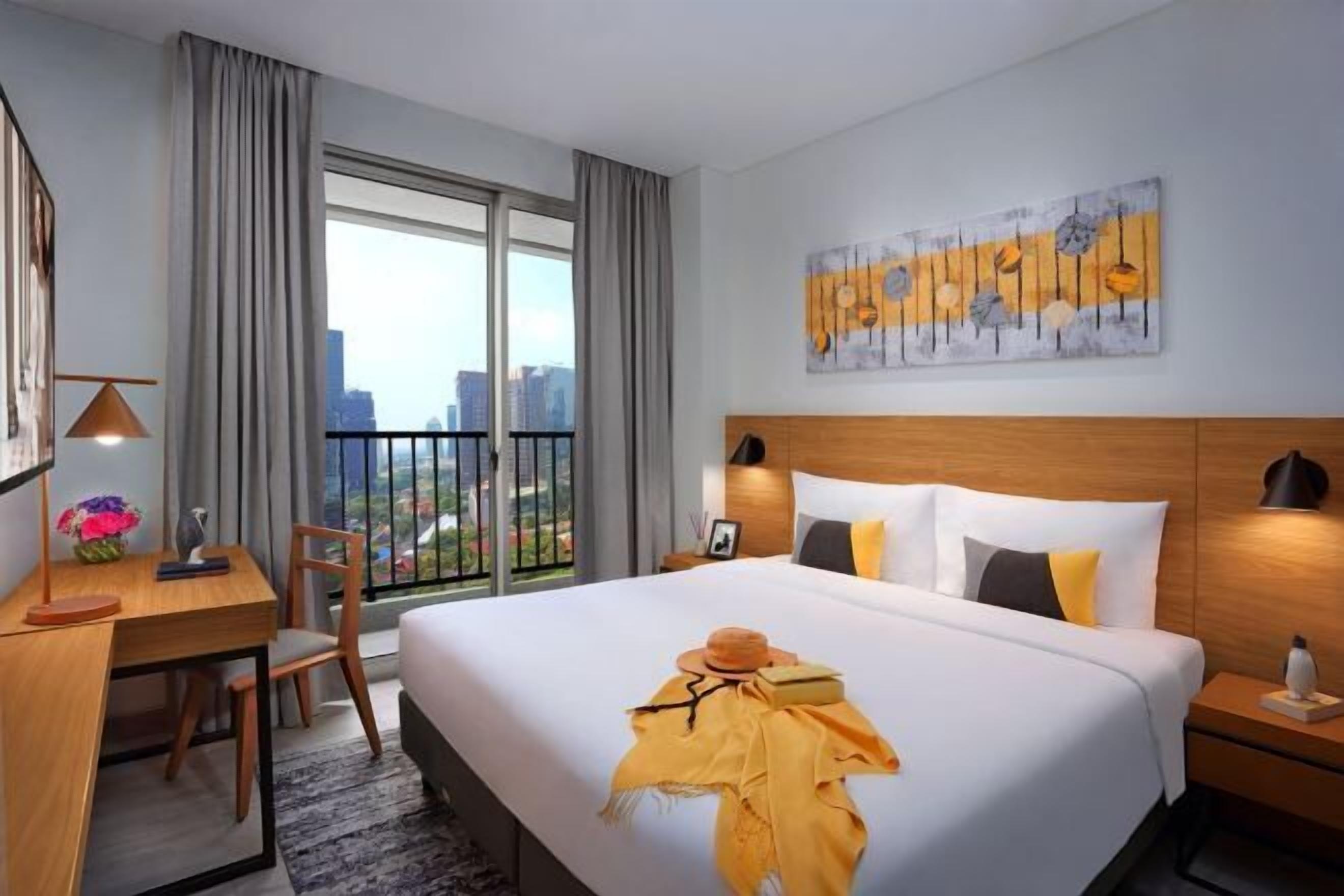 Premium bedding, in-room safe, blackout drapes, iron/ironing board