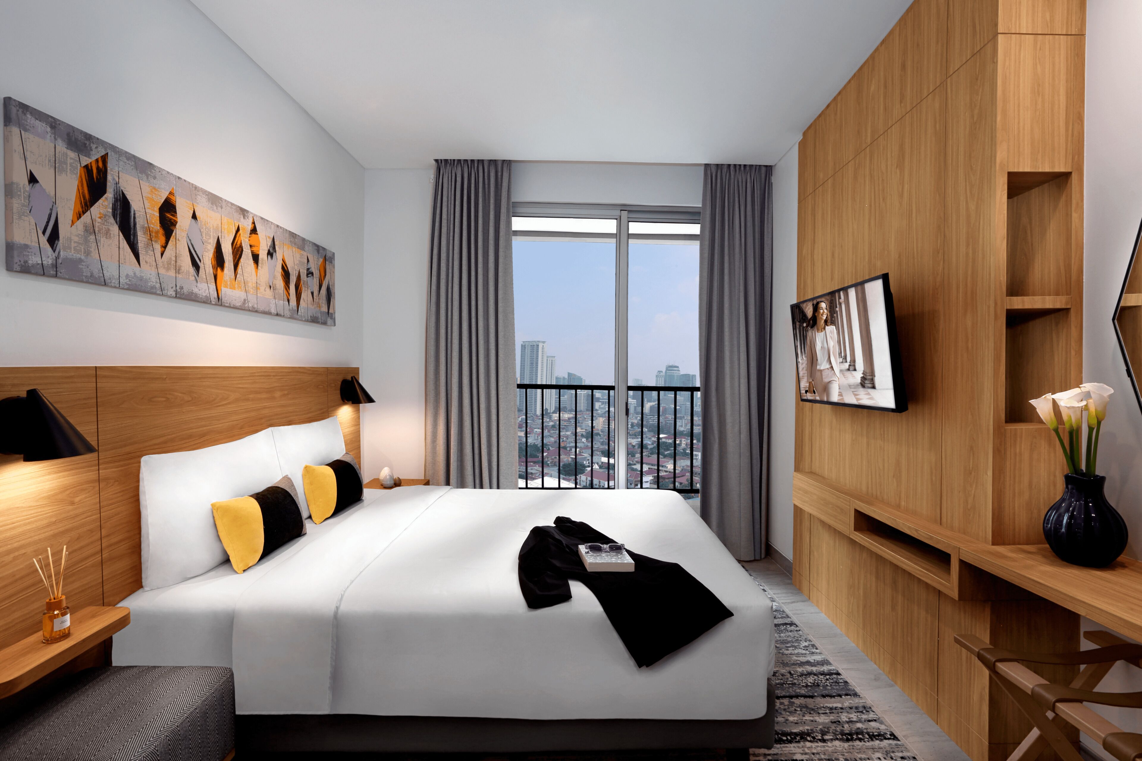 Premium bedding, in-room safe, blackout drapes, iron/ironing board