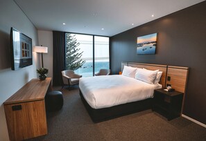 Ocean View King | In-room safe, soundproofing, iron/ironing board, free cots/infant beds - Sudima Kaikoura (Kaikoura)