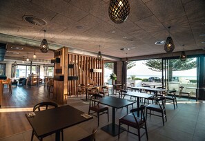 Café da manhã, almoço e jantar