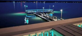 Under the Pines on Lake Livingston- BEAUTIFUL WATER VIEW!