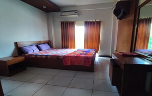 Desk, bed sheets