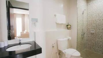 Shower, free toiletries, towels, soap