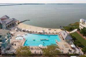Indoor pool, a heated pool - Spacious condo in Sunset Island! FREE Linen & Towel Package! (Ocean City)