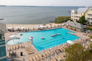 Inomhuspool och uppvärmd pool