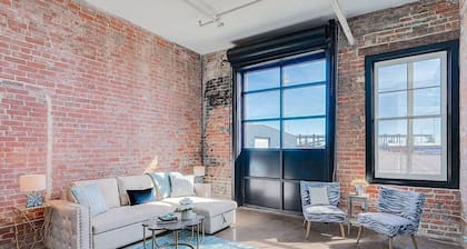 Breakfast @ Tiffany's | Downtown Newport News