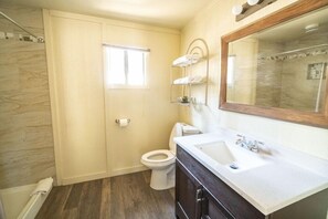 Bathroom - Ski Lift Lodge & Cabins (Flagstaff)