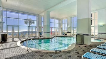 Piscine couverte, piscine extérieure