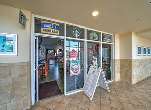 Interior - 5-15% off weekly. Majestic Resort Low Fl. Best Location in Panama City Beach (Panama City Beach)