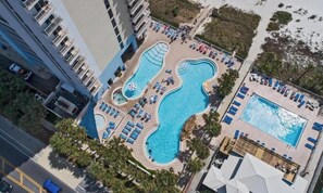 Piscine couverte, piscine extérieure