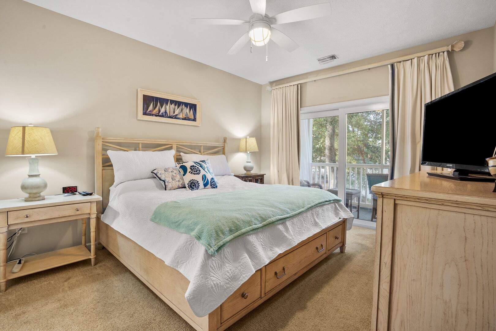 Vacation paradise family rental with lots of amenities in popular Ocean Drive Beach