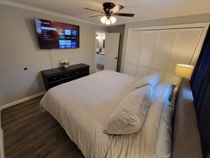 3 bedrooms, iron/ironing board, free WiFi, bed sheets