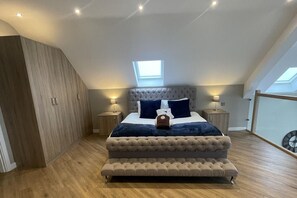 4 soverom, strykejern/-brett, wi-fi og sengetøy