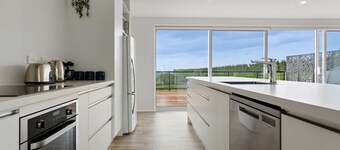 Okioki - Te Kaha- Holiday Home