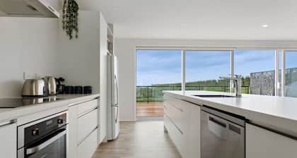 Okioki - Te Kaha- Holiday Home
