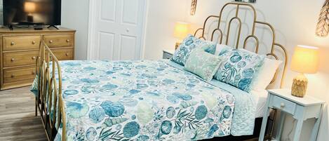 2 bedrooms, desk, iron/ironing board, free WiFi