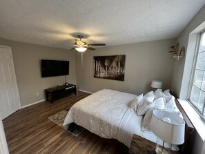 7 bedrooms, desk, iron/ironing board, free WiFi