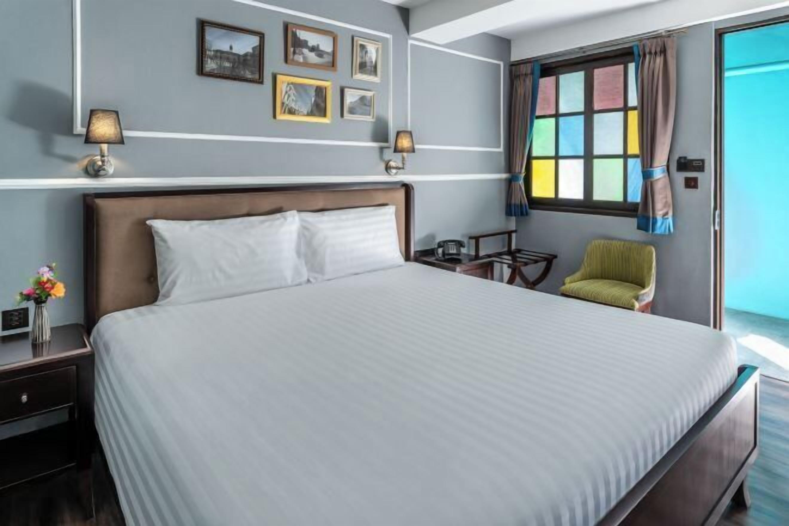 Iron/ironing board, free WiFi, bed sheets, wheelchair access