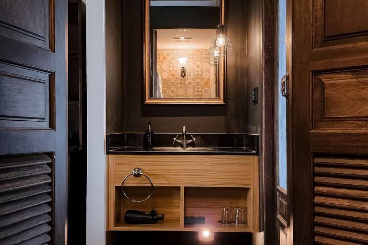 Bathroom | Shower, rainfall showerhead, free toiletries, hair dryer