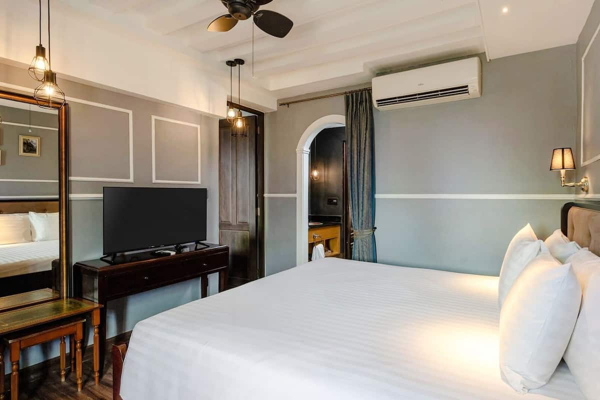 Family Connected Room with Balcony | Desk, iron/ironing board, free WiFi, bed sheets