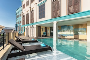 Outdoor pool - The Quba Boutique Hotel Pattaya (Pattaya)