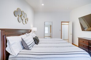 3 Schlafzimmer, Schreibtisch, Bügeleisen/Bügelbrett, kostenloses WLAN