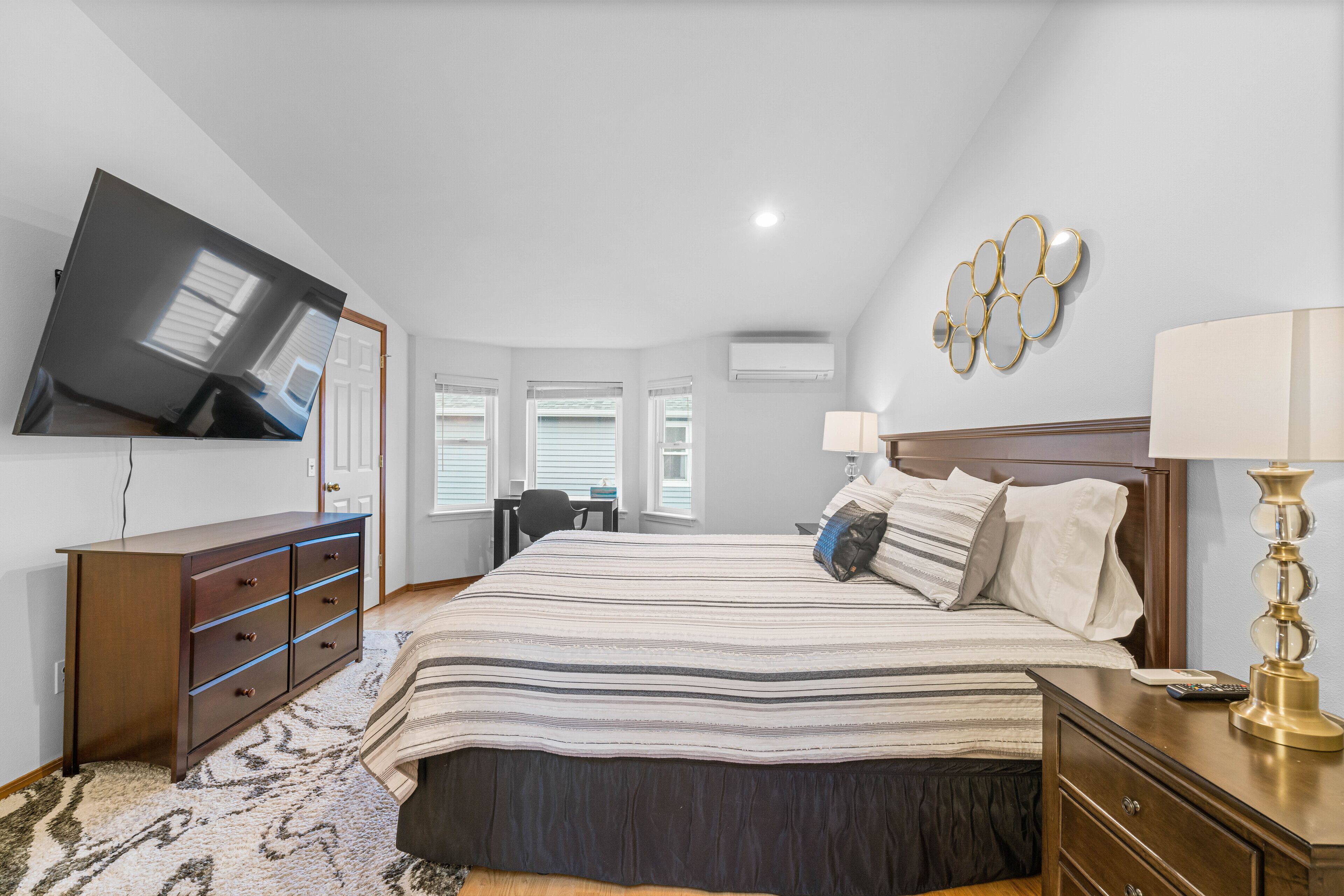 3 Schlafzimmer, Schreibtisch, Bügeleisen/Bügelbrett, kostenloses WLAN